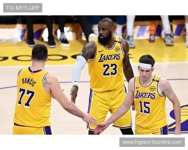 湖人队核心球员伤愈复出带队连胜重燃季后赛希望