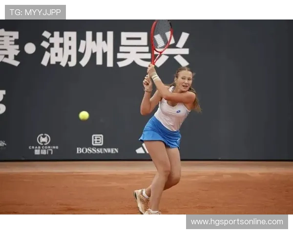 网球赛季最新动态：顶尖选手激烈角逐重大赛事荣誉